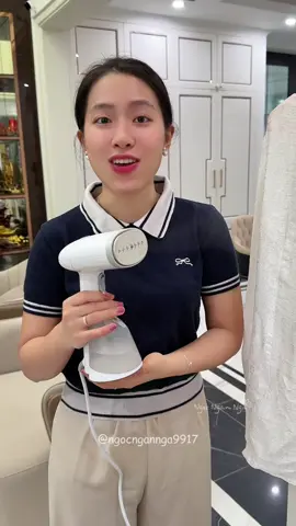 Bàn là ủi hơi nước cầm tay Aqua tiện lợi #ngocngannga #aqua #banuiaqua #banlacamtay #banuihoinuoc 