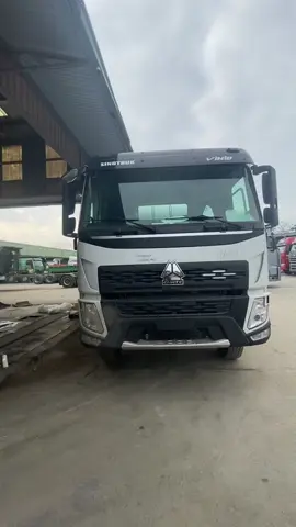 Em này có vẻ đang hot. Em sẵn 1 xe cho bác nào nhanh chân ạ#xuhuong #xuhuongtiktok #viral #howovimid #howo #xetaitrungquoc 