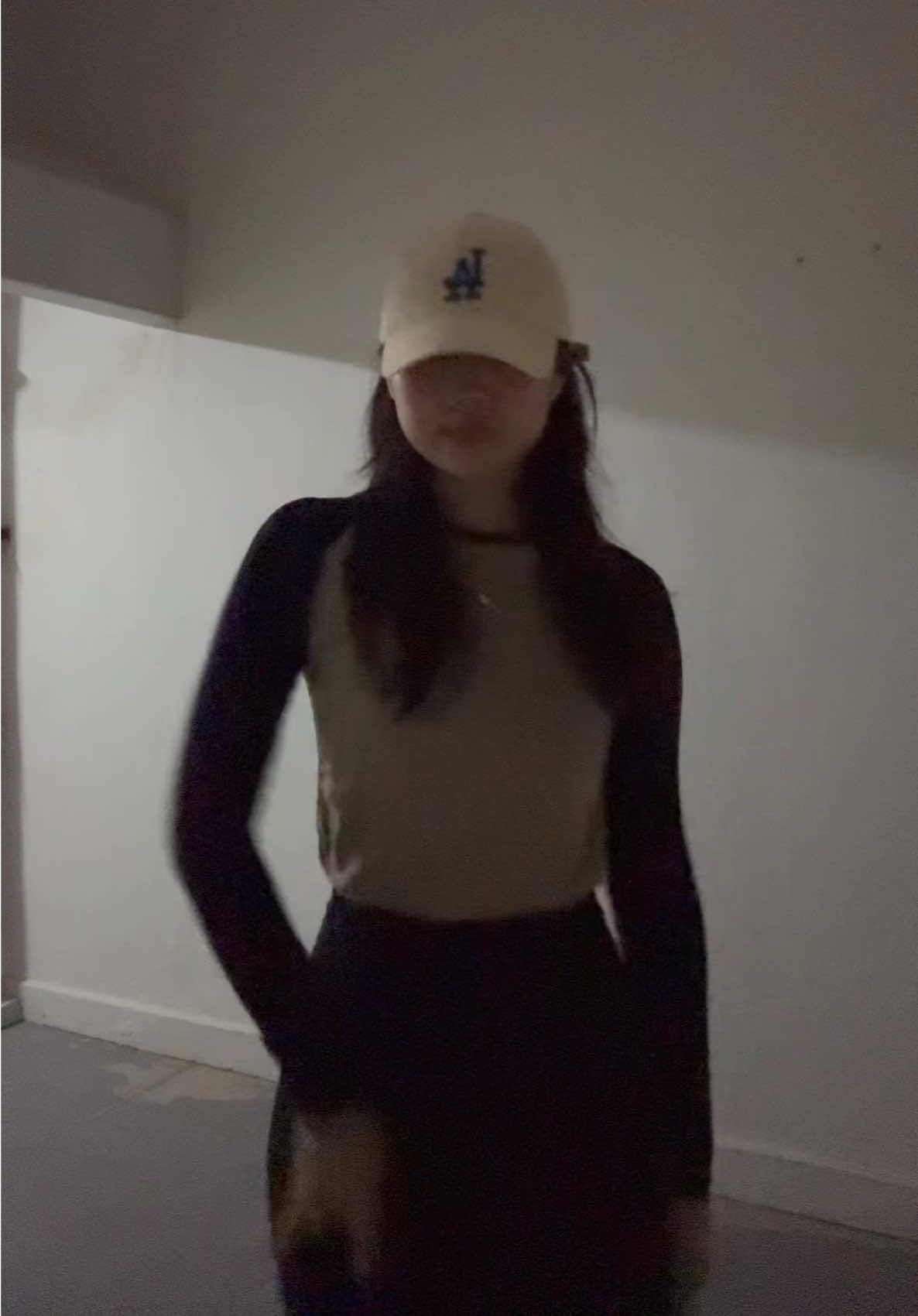 There’s an aunt literally staring at me…… but I still finished the dance 🫣#fyp #dance #funny #keepgoing #tiktokvibes  