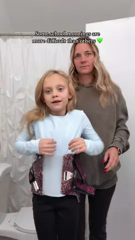 This morning was a struggle but we made it 💚 hope you all have a great day! #scoliosiswarrior #scoliosisawareness #raisinglittlepeople #midwesternmama 