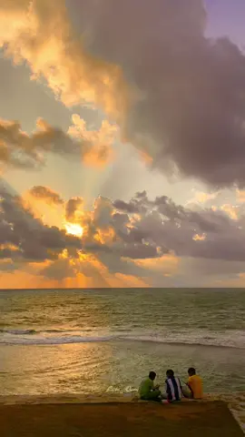 සුදු සඳ එලිය දෝතක් අරන්..🩶🎧 #chamaraweerasinghe #luckyquotes #100kviews #creatorsearchinsights #foryou 