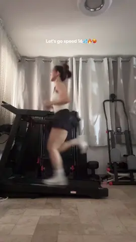 Cardio w/ speed 16💦🔥👌 #homeworkout #workoutequipment #treadmill #Fitness 
