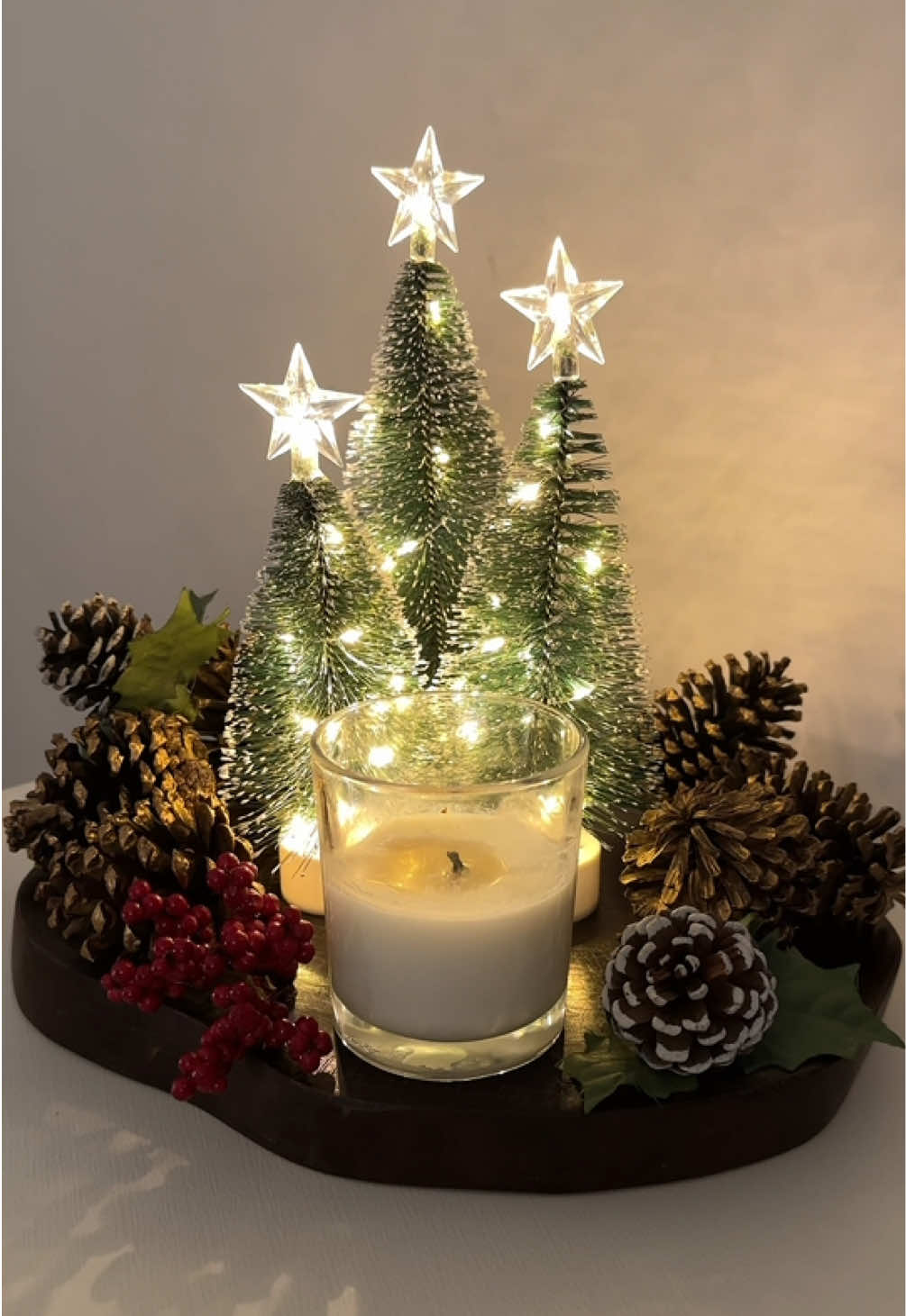 Holiday vibes unlocked 🧑🏻‍🎄🎄 #christmasstree #christmasdecor #holidayseason 