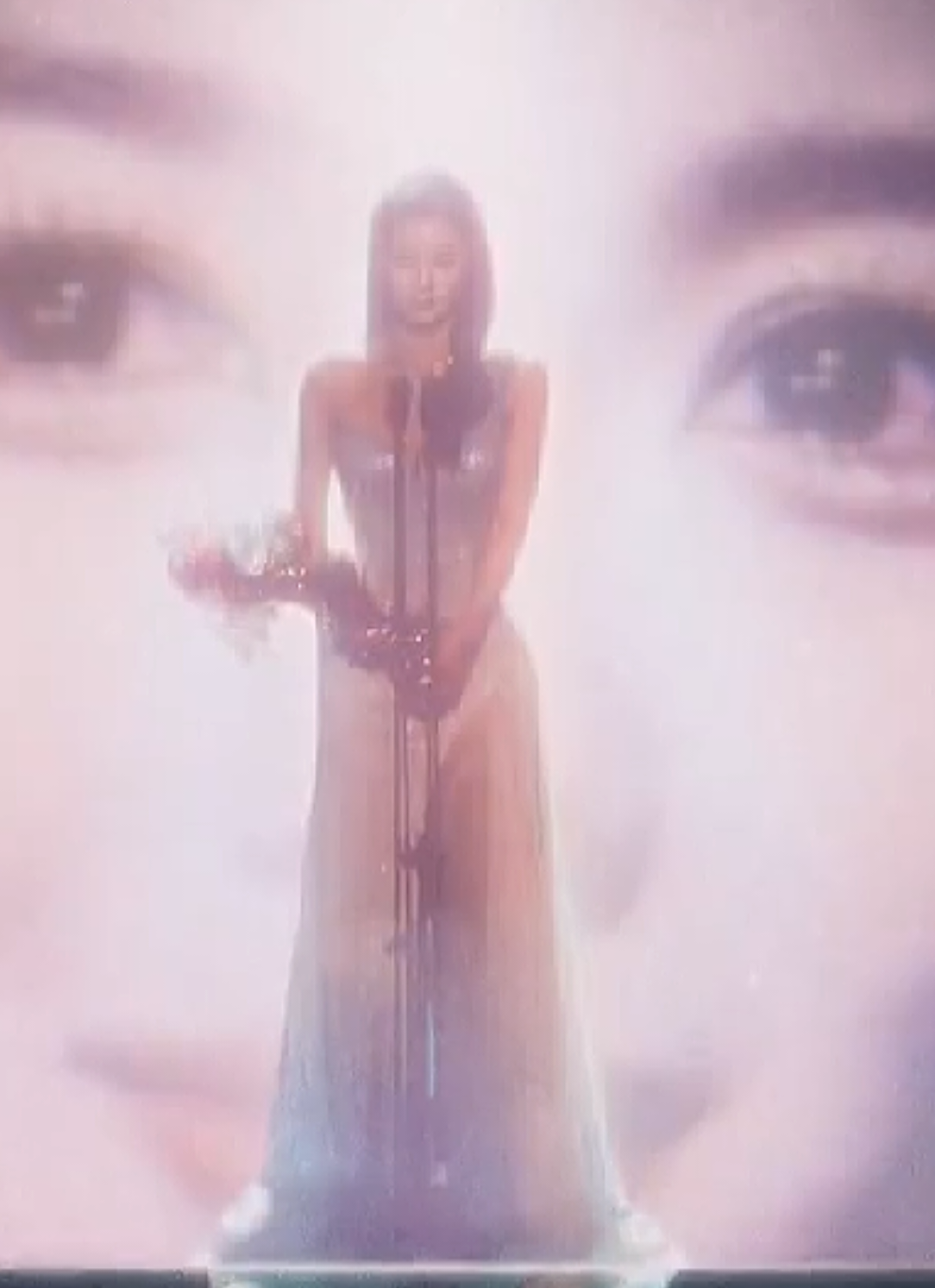 #DearX what an insane opening! #KimYouJung #KimYooJung #kimyoungdae #kimdohoon 