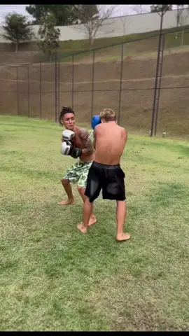 @felipefreitasthai01 #arturogattijr #boxe #descansaenpaz #foryoupage #fy 