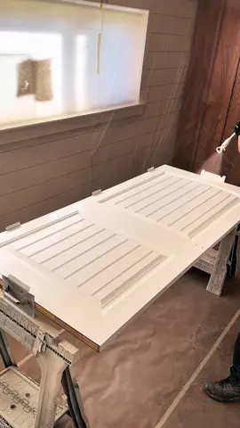 Goodbye boring beige! 👋 We took these faded interior doors and gave them a crisp, fresh update. Tired finish? Not anymore! Just another transformation by Oscar's Custom Painting. #fyp #painter #construction #oscarscustompainting #renovation 