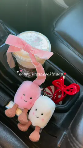 happy starbucks sugar cookie dayyy 🎀❤️🎅🏻 #starbucks #starbuckssugarcookielatte #sugarcookielatte #starbucksholidaydrinks 