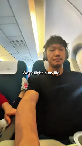 Worst possible seat ever next to a crying baby 😭 