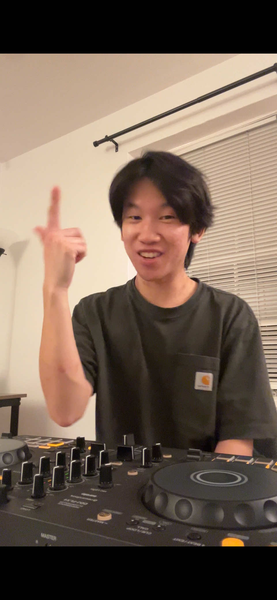 my official application to dj when @Zohran Mamdani gets sworn in #zohranmamdani #dj #edm 