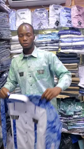 Chemise Disponible chez Kleider Store . Commander sur WhatsApp au 0171504548 ou passez en boutique à Treichville avenue 12 rue 12. #abidjan225🇨🇮 #pourtoi #tiktokfrance🇨🇵 