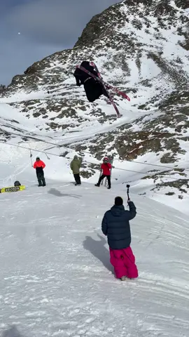 Is this good for a beginner? #stickyburger #ski #austria🇦🇹 #skitok #fyp 