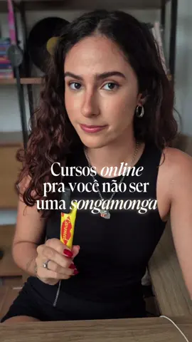 Tem tanto curso online bom que dá pra aprender QUALQUER coisa — inglês, design, marketing, tudo. Então invista em você, bestie 💋✨️ #rotinadeestudos #girlboss #fluencypass #sebrae #puc 