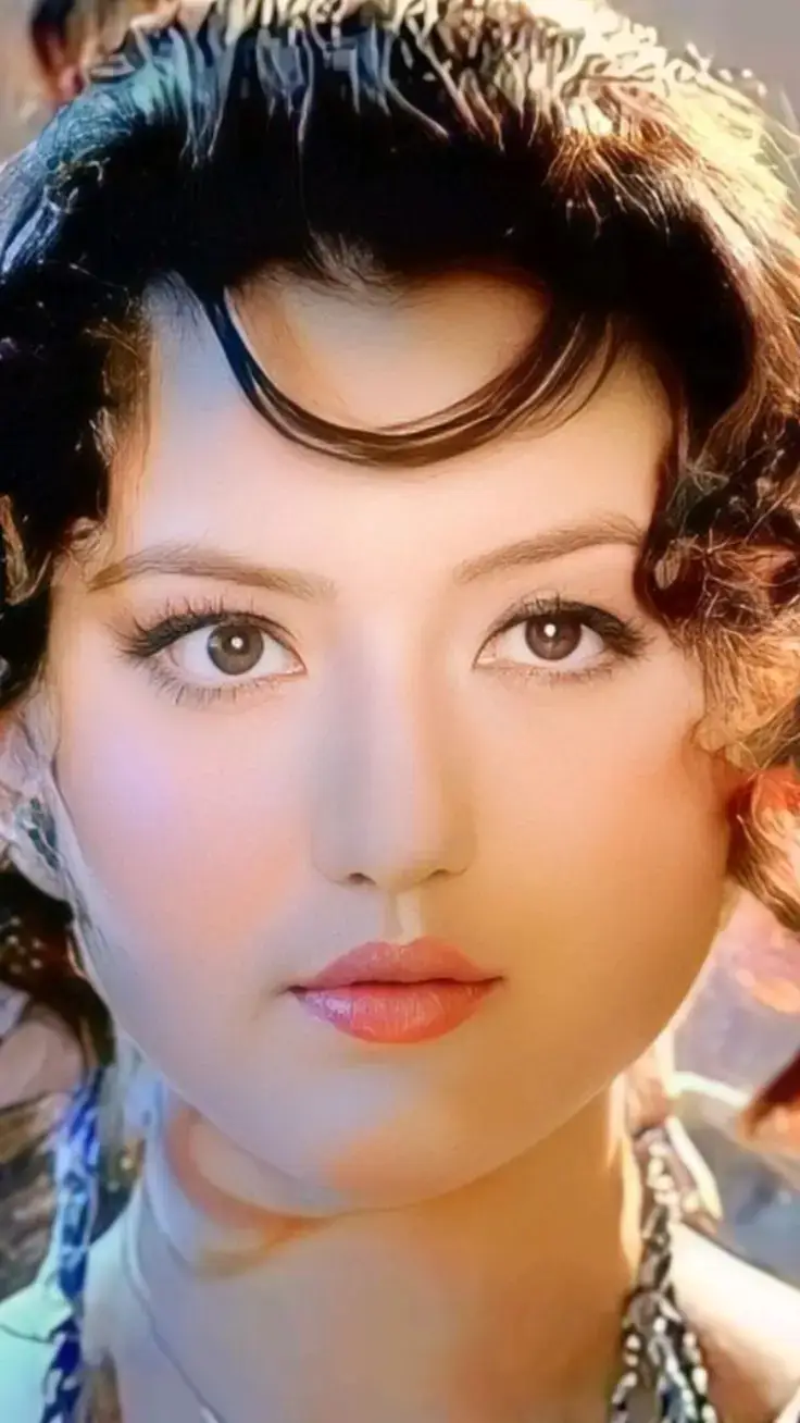 tUjHkO DhOonDti Aai #🥺💔 #foryou #fypシ゚viral🖤tiktok #pleaseunfrezzemyaccount ##foryoupagefypシfypシ     A friendly face appearing on the screen with a playful expression.     Ever wondered who you resemble? Let's fi     Comment below and tell me, who do you think I look like?