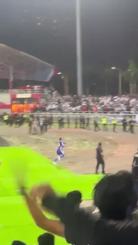 Selebrasi adamalis saat mencetak goal melawan selangor  #adamalis #persib #afcasiancup vid bangbaud