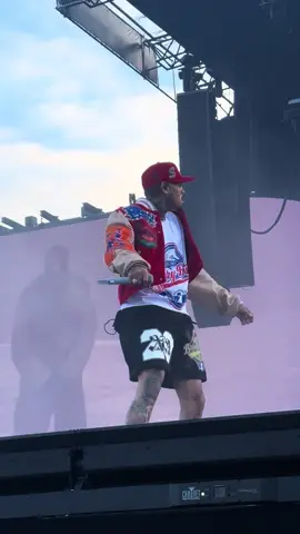 Go Girlfriend🔥  #chrisbrown #breezybowl #breezy #chrisbrownconcert #chrisbrowntour #chrisbrownlive #fyp 