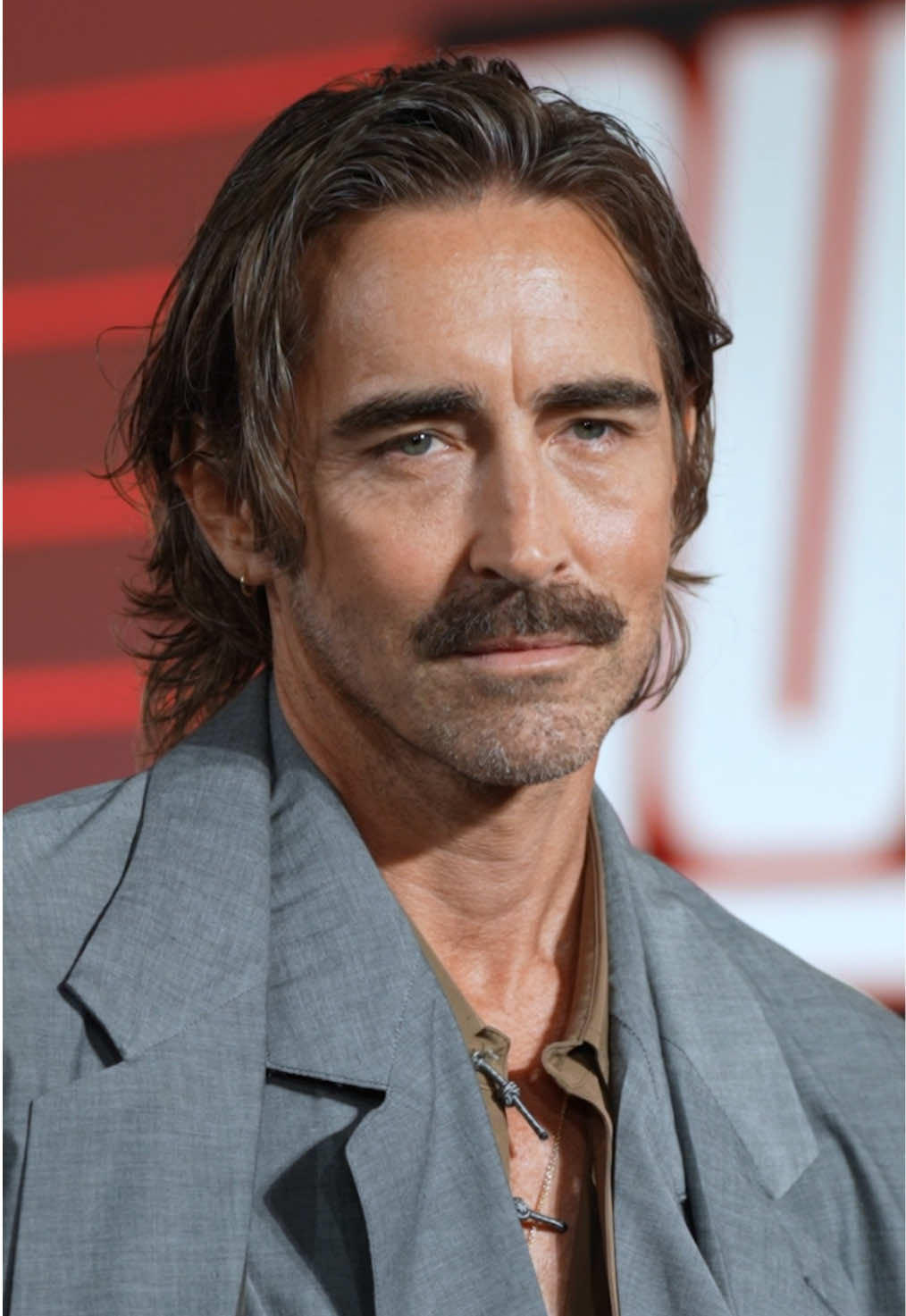 We’re just gonna leave this here. 😍 Lee Pace was hotmaxxing while attending ‘The Running Man’ UK Premiere. 🇬🇧 #LeePace #RunningMan #RedCarpet #Fashion 