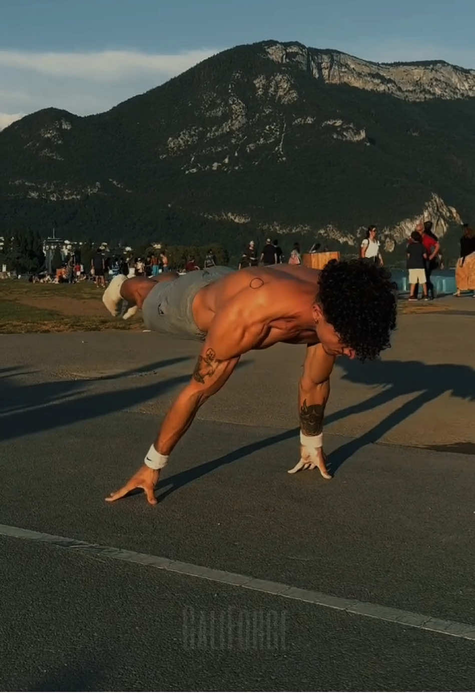 103K / 200K Calisthenics lovers 👑🎯 #calisthenics #gym #sw #motivation gym