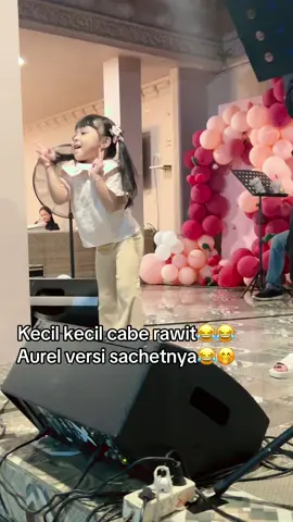 Jadi penyanyi bisaaaa Jadi dancer juga bisaaaa #amena #ameenahannanuratta #dance #lucu #aureliehermansyah10 