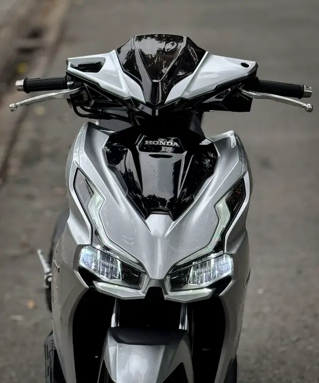 #AB125i 2021 Mix Bạc Đen Options kiểng cơ bản ➖ Áo sơn new ko trầy ➖Mâm cnc, combo heo đĩa kiểu ➖ Combo chống 304, che két cnc ➖ Phuộc x1r  💥 Cấu hình máy zin, làm full nồi nhẹ nhàng 💵 3x go p đưa trước e vài 🍠 Xem xe 89 Phan Đình Phùng, Đồng Nai #xemaysontrungduy #abdokieng #ab125độkiểng #ab125 