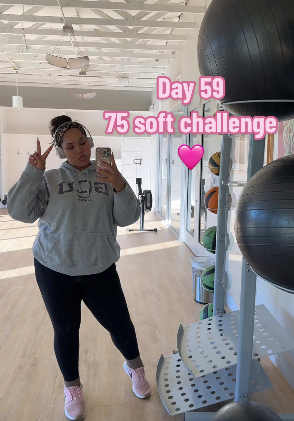 - day 59 of the 75 soft challenge! Morning workout today 🩷👍🏽💪🏽😘 #75softchallenge #cherishskin #nativetiktok #fitnessmotivaton #nativebaddiesrunclub 