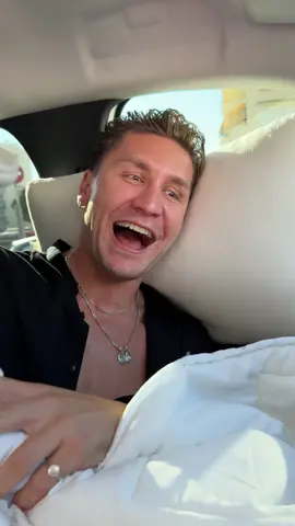 Let’s party Boooysssss !!!!! 