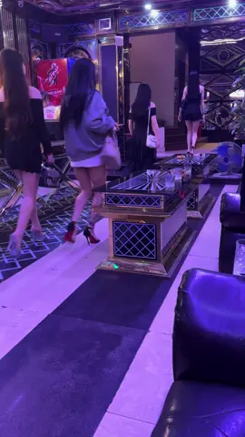 Karaoke kính chào các thượng đế