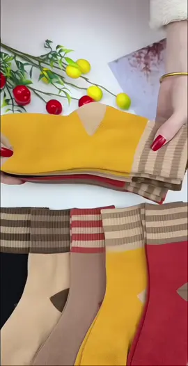 Bộ 10 đôi tất nữ  cổ cao thời trang thu đông hoạ tiết kẻ sọc nhiều màu  #tat #tatnu #tatcocao #xuhuong #fyp 