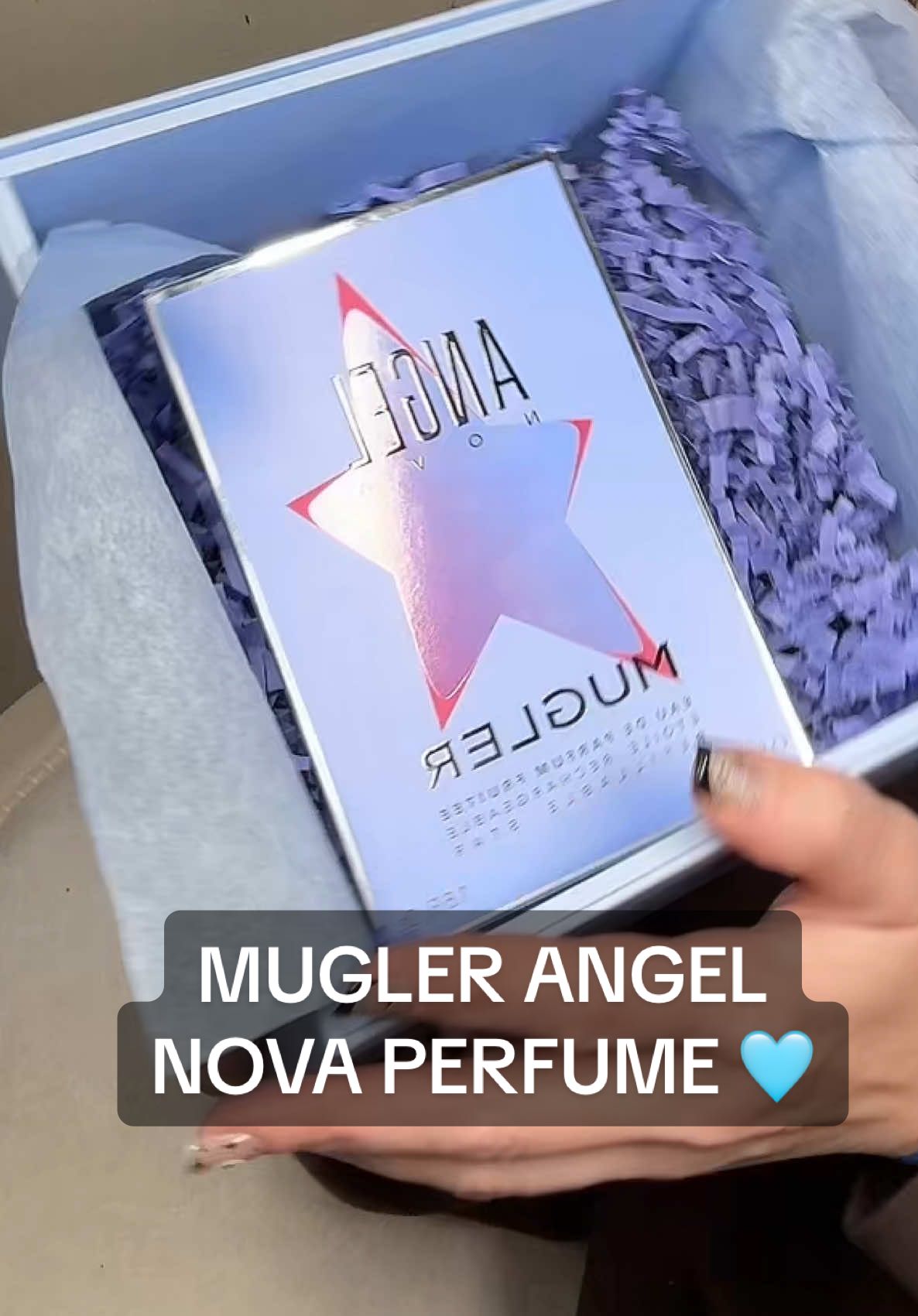 floral lovers MUST HAVE!!! 🩵😍 find it over at @amazonuk #angelmugler #muglerangel #mugleruk #perfumetok #fragrance @Mugler 