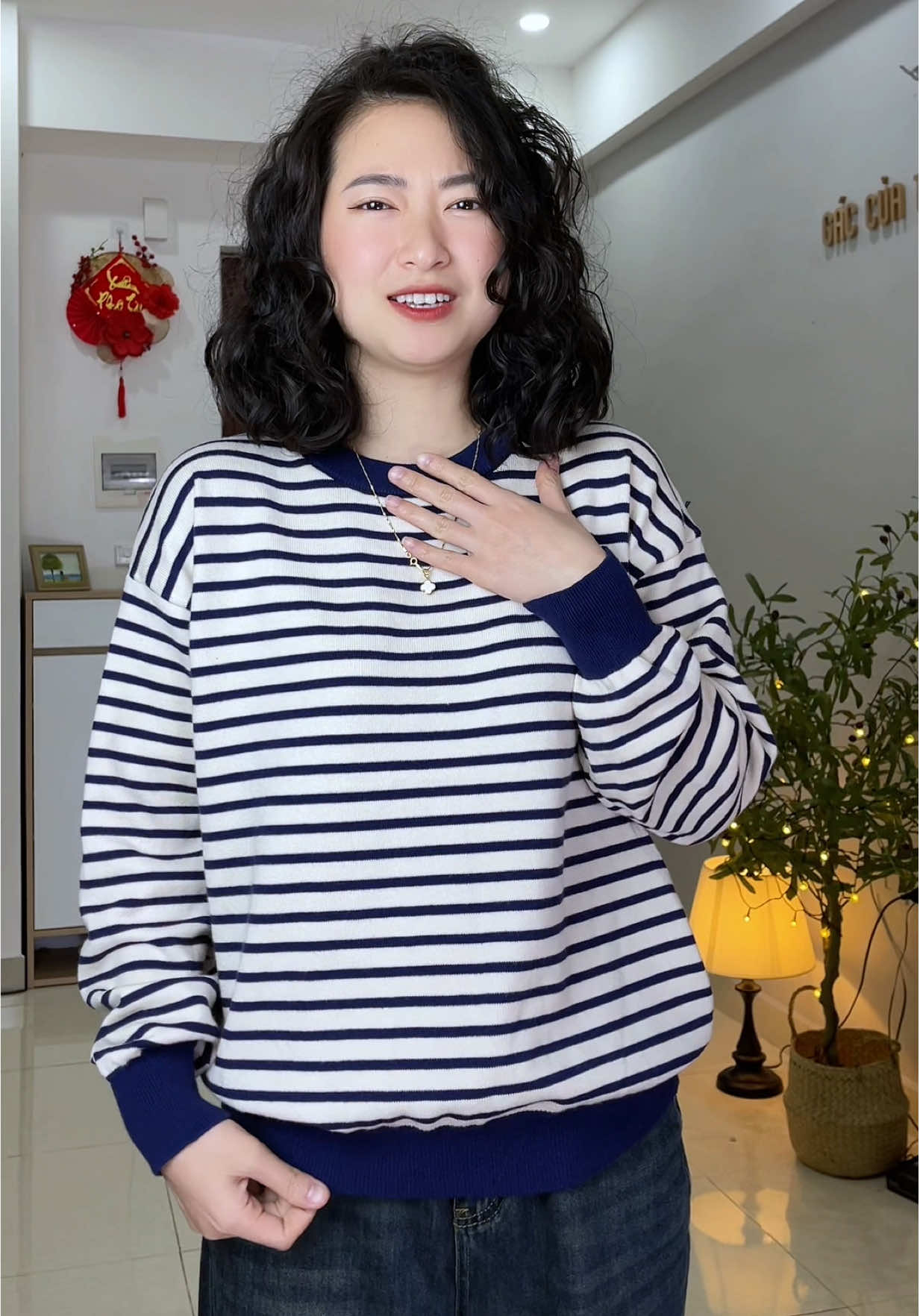 Chiếc áo len kẻ ngang tớ có sẵn cả 3 màu đấy,  các cậu nhất định phải bon chen nha #aolenkengang #aolennu #traphamm56 