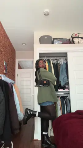 sweater weather 🍁🍃 #fallfashion #fitcheck #outfitideas #pinterestoutfits 