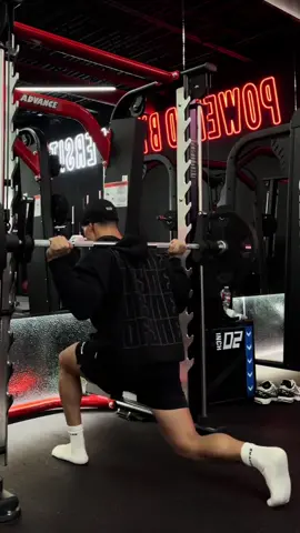 no skipping legs around here💪 athlete- @eduxruiz #DFYNE