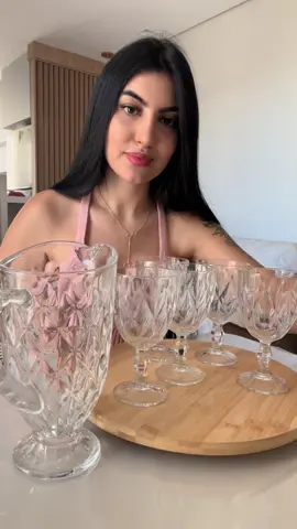 Surreal de lindo 😍 Um jogo completo com 6 taças + 1 jarra de cristal 💎 🛒 Disponível no TikTok Shopping — e o preço tá imperdível! #tiktokshopping #MesaPosta #achadinhostiktok #decoração 