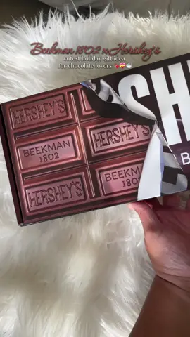 Beekman 1802 x Hershey’s holiday collab is the cutest gift idea for any chocolate lovers and self care lovers @Beekman 1802 #hersheysxbeekman1802 #kindnesskrew #beekman1802 #holidaygifts #giftidea 