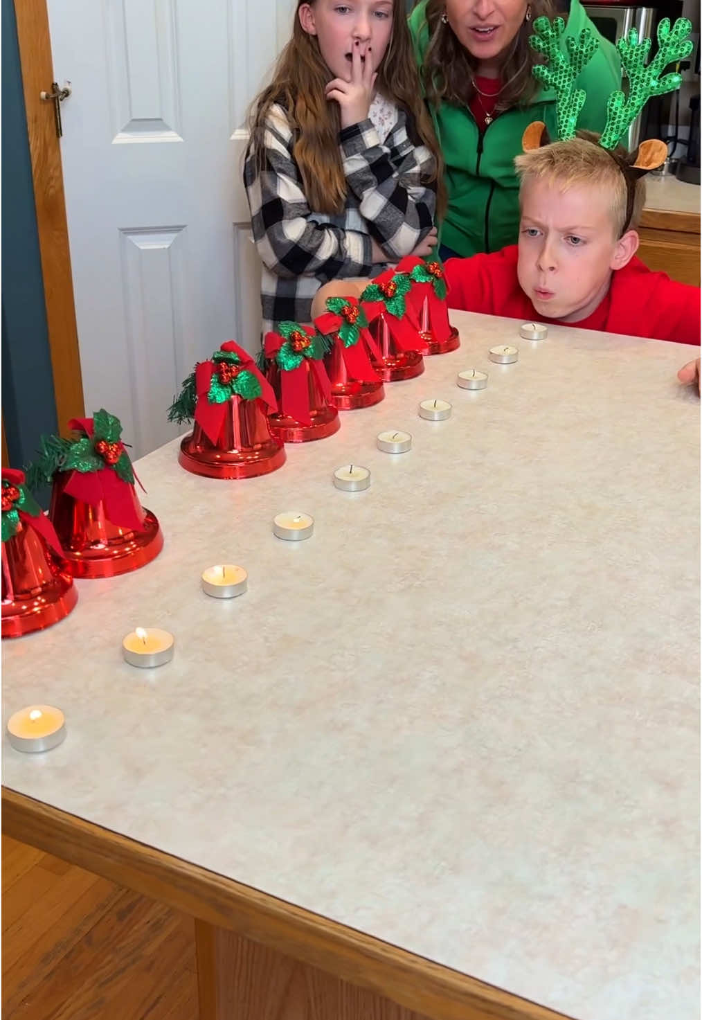 Christmas Candle Blow Game🎄🕯️#game #family #challenge #party #holiday #christmas 