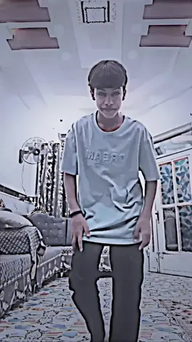 سويلهه تأآڪ اشمنتضرࢪ😅🪶.  .  .  .  .  .  .  ..  .  .  .  .  .  ..  ..  ..  .  .  .  .  .  .  ..  .  @المصمم حـمدوش🦅🇹🇷 #تصميم_فيديوهات🎶🎤🎬 #سجودي_بوستك #شع #شعر #الشعب_الصيني_ماله_حل😂😂 