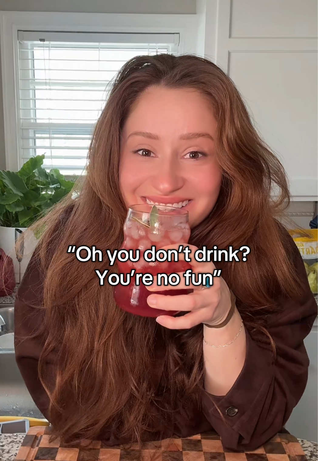 I quit drinking because I wanted to see what life would be like when I removed alcohol because I just felt like it no longer served me. Turns out, life’s way better without it. My fun mocktails are just the cherry on top of a peaceful life 💕 #mocktails #easymocktails #sobertok #sobrietyjourney #sobercurious 