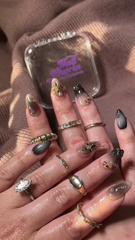 Lasted me almost 3 weeks!!! These are my fave so far @Nailphoria #nailphoria #nailphorianails #bestpressonnails #pressonnailstutorial #pressonnailset 