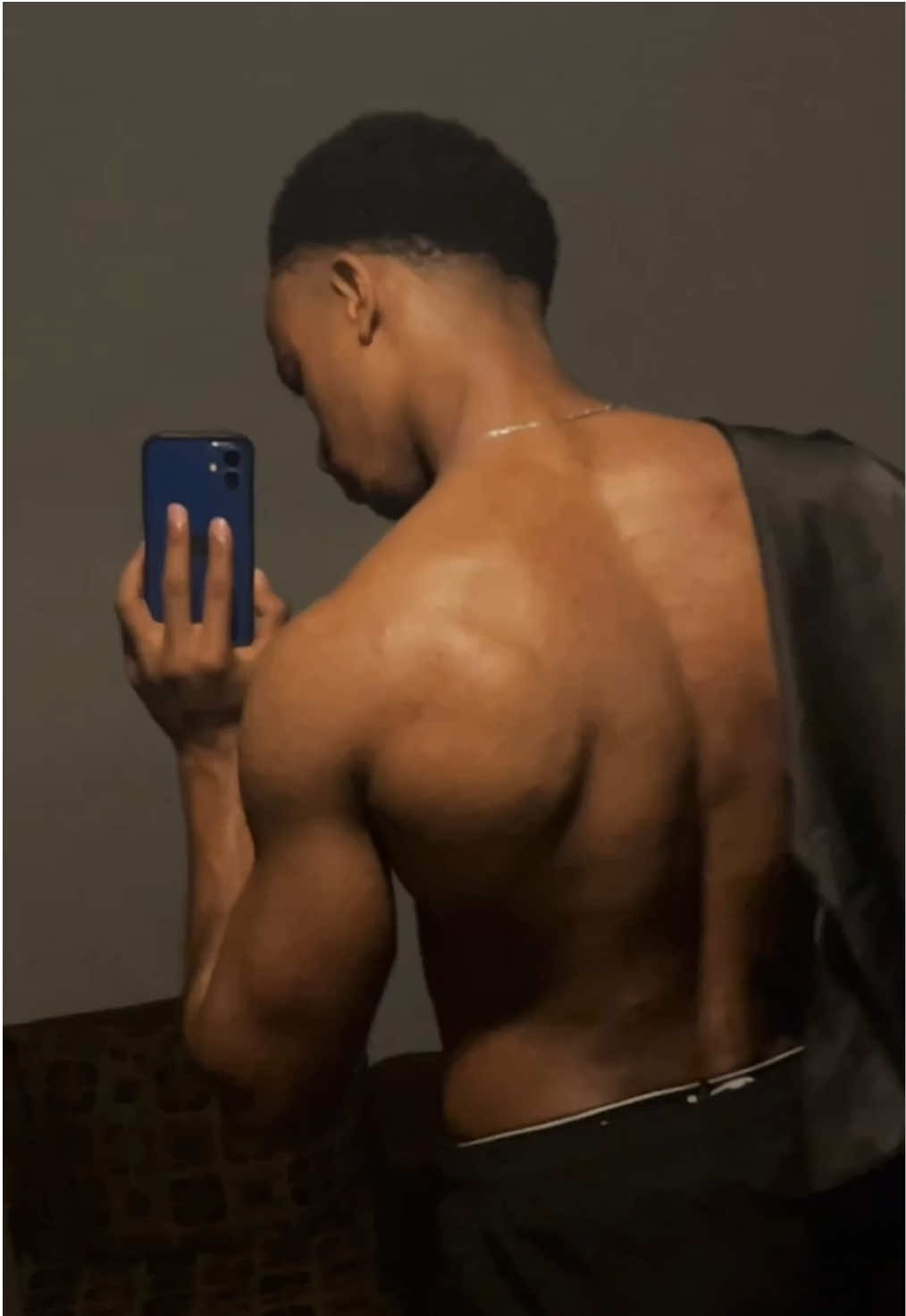 Let me show you a magic trick 😅. #habeshatiktok #back #fypシ゚ #fyp #ethiopian_tik_tok🇪🇹🇪🇹🇪🇹🇪🇹 #foryoupage #transition 