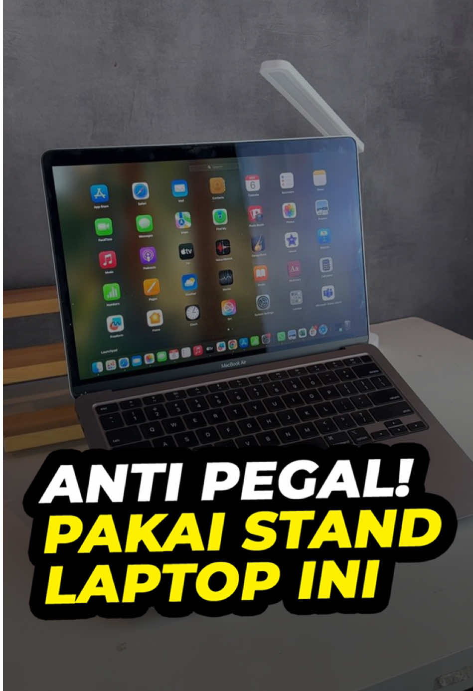 sering ngerasa leher pegal karena main laptop seharian? cobain pakai ini deh👌 #standlabtop #laptop #laptopstand #setuplaptop #standaluminium 