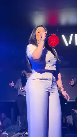 سوبر ستار  #رحمة_محسن في آخر حفلاتها في القاهرة في #روفي ✌🏼