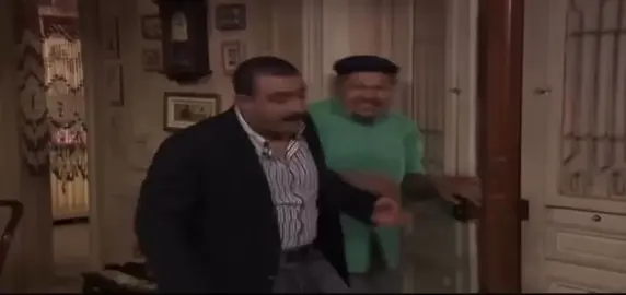 عينه جت في عيني :