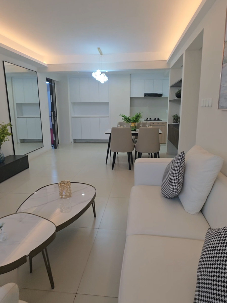 Modern Living in Lavington! Luxury meets comfort in this stylish home, spacious design, serene views, and premium finishes all in one perfect address. 2beds. 107 Sq.M. Kes 11.9 M / USD 92K Lavington, Nairobi Would you move in here? 