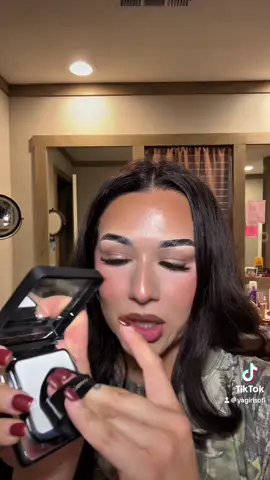 This is my new favorite blurring powder! I can say 100% that you’ll love this makeup! I was genuinely shocked at how well it worked! #makeuphacks #makeupreview #makeuptok 