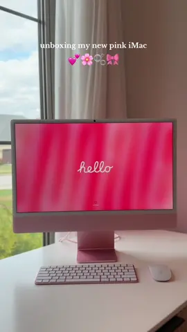 she’s so pretty and pink and it’s the most beautiful thing I’ve seen 🩷💗 @apple #imacunboxing #macunboxing #pinkimac #pinkimacunboxing 