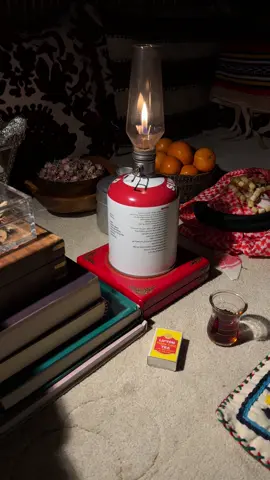 #محمد_المقحم  دنيا اليا لقت لك الوجه بنحور   ‏شين و يزين ولو عمن البصاير ‏وان ادبرت ماجابها الراي والشور   ‏ولو مليت من الحرس كل عاير