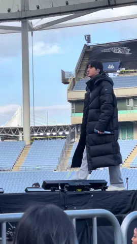 I just want you 💕  พี่จินน่ารักมากกกก สูง ขาว เนียน ผิวดี หล่อ แต่ติดอ้อนมาก โคตรรรรขี้อ้อน น่ารัก*1000 มากๆๆๆ ใจดี มีมารยาท ท่านลอยมามากกก สูงส่งเอื้อมไม่ถึง 😭💕 #방탄소년단진 #จิน #jin #runseokjin_eptour_encore #seokjin 