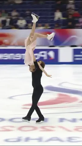 The most beautiful skating moments Ever ! #figureskFigure #IceSkating #figureskatingcouple #amazing 