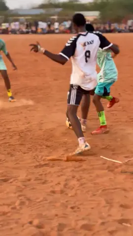 #abdihakimevra Xashash Young best Player 🏆⚽️ #rhamutiktoker #wajirtiktokers #manderakenyatiktok #nairobitiktokers 