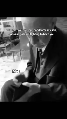 whose gonna tell grandma they go after money not looks🤦. #footballmeme#relatablememe#fyp #myles🌝 