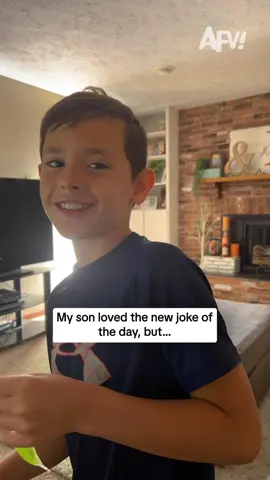 SLIPPERS!! 🐆🥿 #afv #kidssay #funny